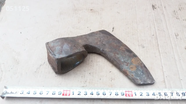 стара брадва 