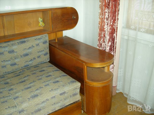 Ретро масивен диван с витрини и шкаф, снимка 2 - Дивани и мека мебел - 45262560