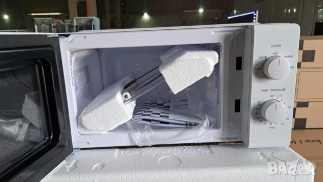 Компактна микровълнова фурна Comfee - 20 литра, 700W и 5 нива на мощност, снимка 3 - Друга електроника - 51926407