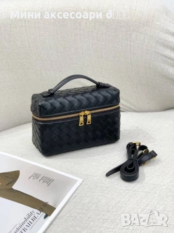 Bottega Veneta мини чанта, снимка 8 - Чанти - 53356891