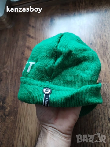 protest - страхотна зимна шапка универсален размер, снимка 4 - Шапки - 53197337