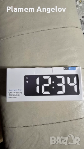 Модерен LED цифров часовник