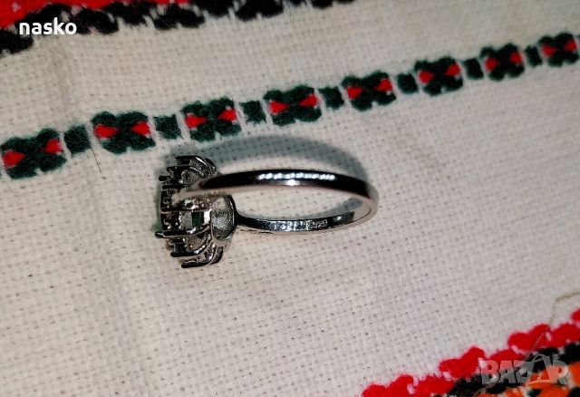 Дамски пръстен с циркони, снимка 5 - Антикварни и старинни предмети - 46436639