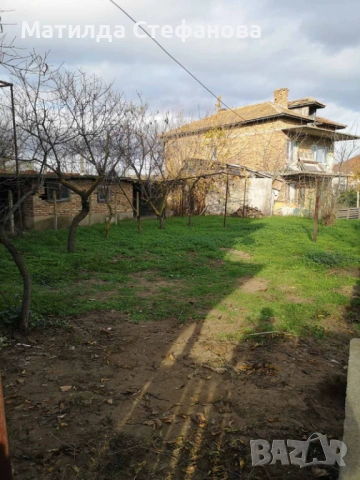 Къща близнак в с. Страшимирово – 200 кв.м обща площ с гараж, склад и висок тавански етаж!, снимка 2 - Къщи - 53094127