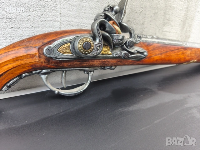 Кремъчен пистолет Реплика за възстановки и декорация , снимка 3 - Антикварни и старинни предмети - 53719338