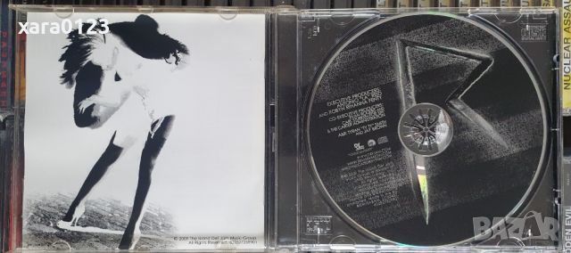Rihanna – Rated R, снимка 3 - CD дискове - 45448654
