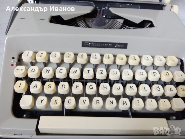 Германска пишеща машина Princess  500 (Keller und Knappich) 1975 г., снимка 3 - Антикварни и старинни предмети - 51941680