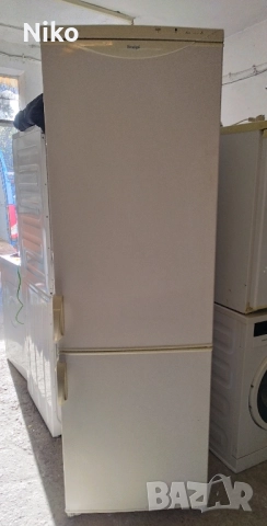 Хладилник с фризер Snaige