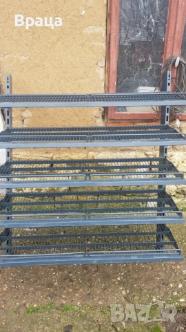 Продавам стелажи 