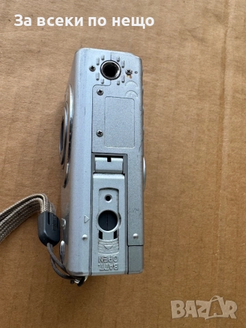 ЗА ЧАСТИ! Цифров фотоапарат Canon DIGITAL ixus 400 , 4mp, снимка 8 - Фотоапарати - 51630152