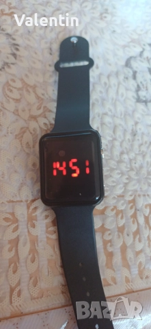 Продавам чисто нов часовник