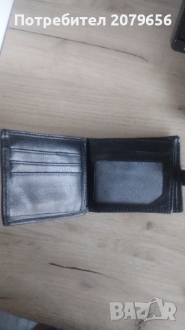 Продавам портфейл HUGO BOSS , снимка 4 - Портфейли, портмонета - 52789138