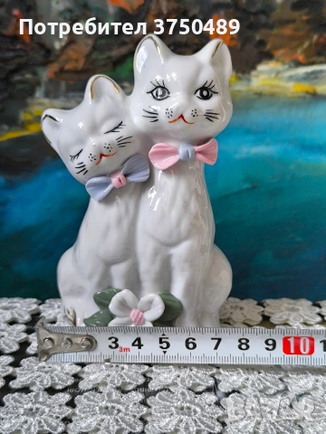 порцеланова фигурка на котета.