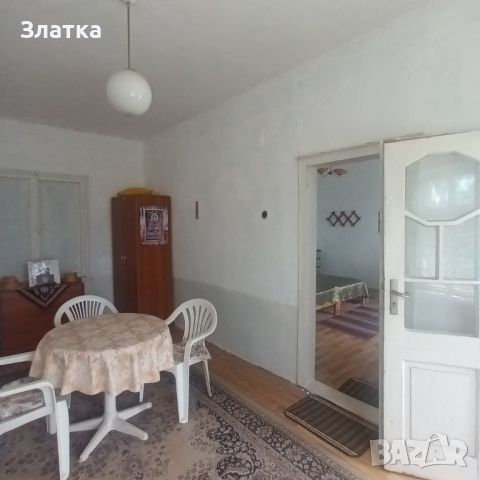 Продавам къща в Татарево с двор 1620 кв.м, снимка 6 - Къщи - 45995192