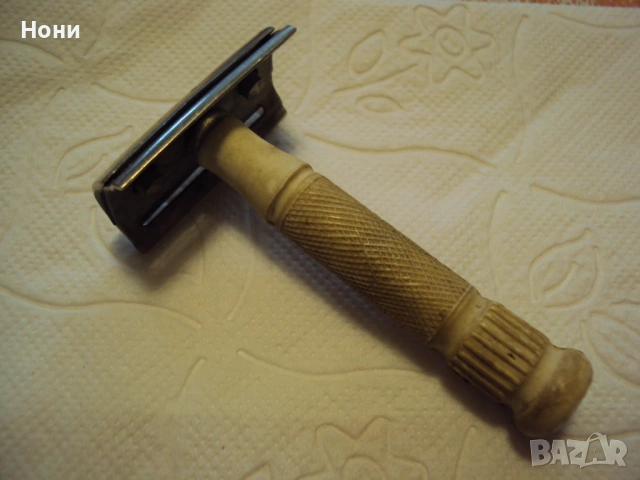 Стара самобръсначка от 1973 година плюс ножчета за бръснене, снимка 7 - Антикварни и старинни предмети - 53947644