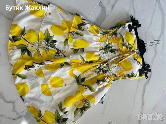 ‼️Намалена‼️ Дамска рокля с лимони с твърда чашка