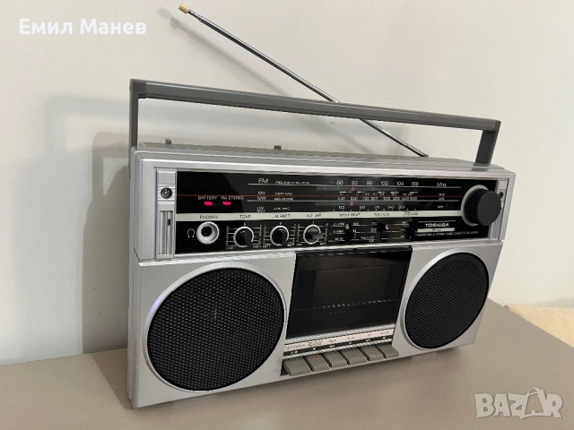 Toshiba RT 80S, снимка 2 - Радиокасетофони, транзистори - 53576271