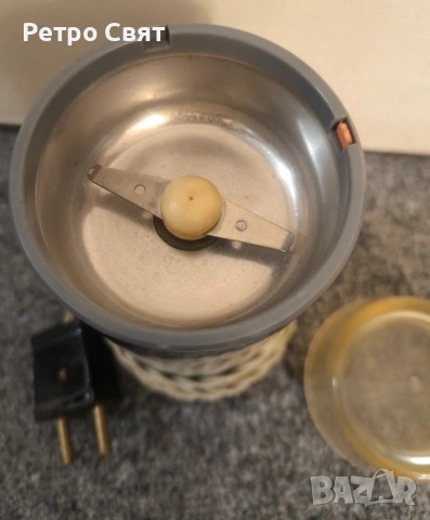 Ретро кафемелачка , снимка 2 - Антикварни и старинни предмети - 54254178