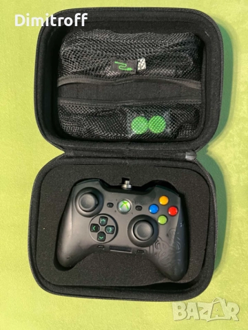 Razer Sabertooth джойстик