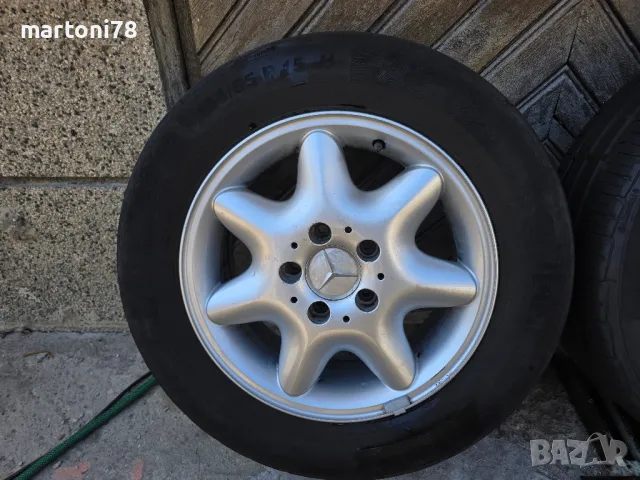 Комплект оригинални алуминиеви джанти за MERCEDES 15 цола, с летни гуми., снимка 2 - Гуми и джанти - 49883630