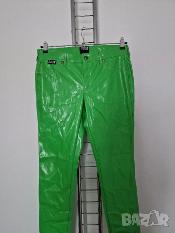 Страхотни дамски панталони VERSACE JEANS COUTURE размер 31 , снимка 6 - Панталони - 53574558