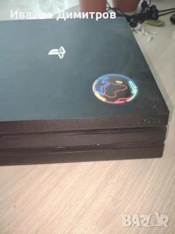 Ps4 pro с два контролера, четири игри и станция за зареждане на контролерите. , снимка 4 - Игри за PlayStation - 53727697