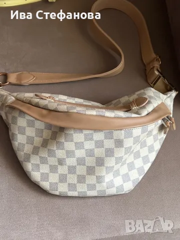 Уникална нова чанта плик клъч тип банан Louis Vuitton LV , снимка 6 - Чанти - 47320218