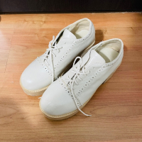 Бежави елегантни обувки на платформа, снимка 1 - Дамски обувки на ток - 44940296