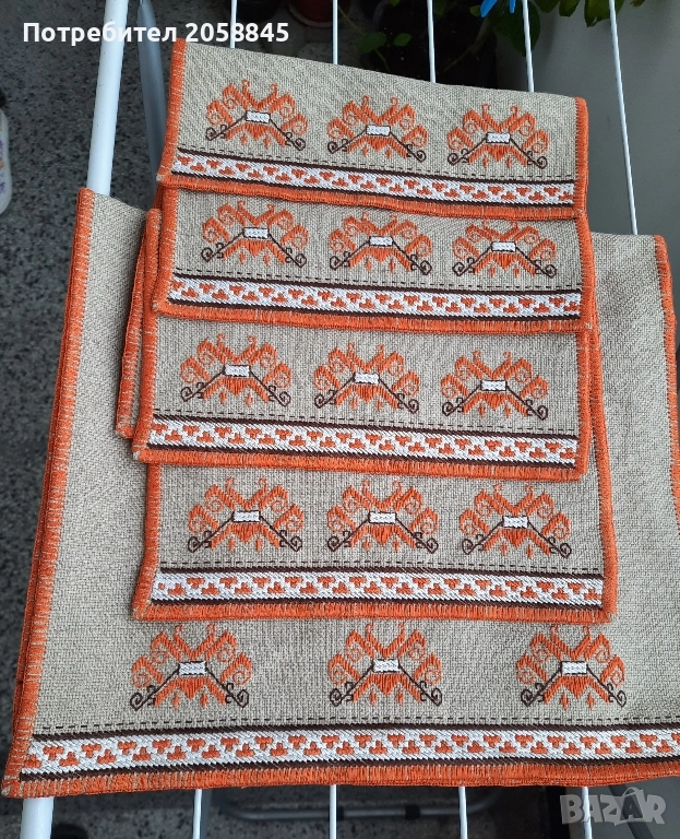 Ръчно бродиран комплект за сервиране, снимка 1