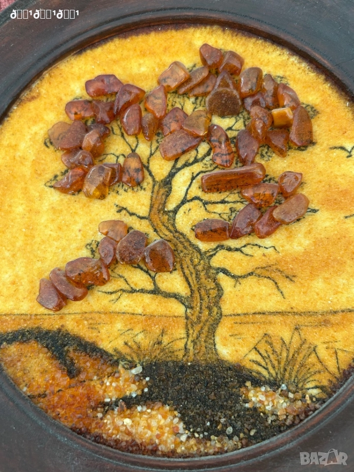 Старинна съветска картина от балтийски кехлибар , снимка 1