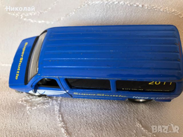 Рядък метален модел Ford E Series E-350 Cargo Van Super Shuttle, 1:43, 2011г. Tins'Toys, pullback , снимка 11 - Колекции - 45698079