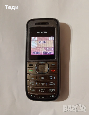 Nokia 1208 има фенерче 