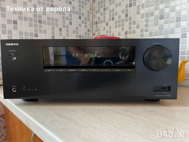 Усилвател onkyo с bluetooth и флашка, снимка 1 - Ресийвъри, усилватели, смесителни пултове - 46816215