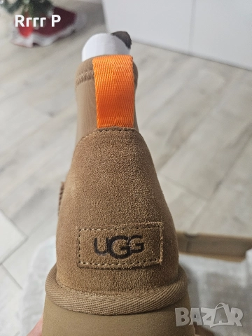 UGG - Велурени зимни боти Classic Mini Dipper Бежов цвят, снимка 11 - Дамски боти - 52915382