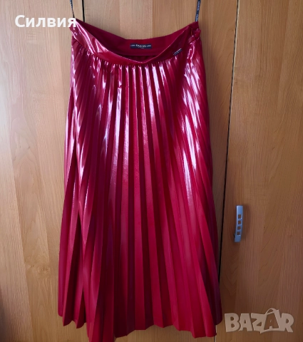 Червена лачена дълга плисирана пола "Guess" лъскава солей М-L размер, снимка 7 - Поли - 52409952