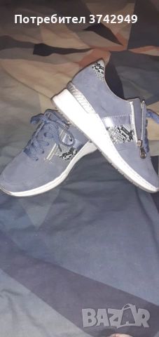 Дамски спортни обувки