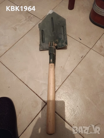 военна сгъваема лопатка