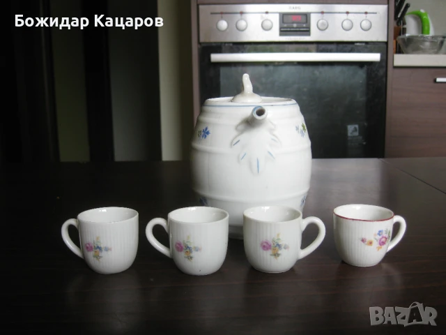 Стар български порцелан. Цена 23 лева.Пращам по Еконт. За София, може и лично да си ги вземете., снимка 2 - Сервизи - 50625484