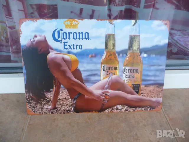 Метална табела бира Corona Extra еротика на плажа бутилка бански, снимка 1 - Декорация за дома - 47111477