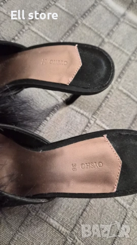 Черни домашни чехли с ток и пера – Oysho, нови, номер 36, снимка 5 - Чехли - 53475272