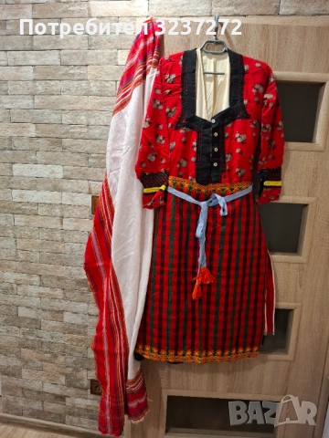 Автентична родопска носия 