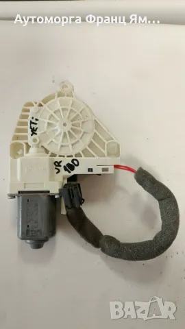 5L0959812R МОТОРЧЕ ЗА ПРЕДНО ДЯСНО СТЪКЛО НА SKODA YETI