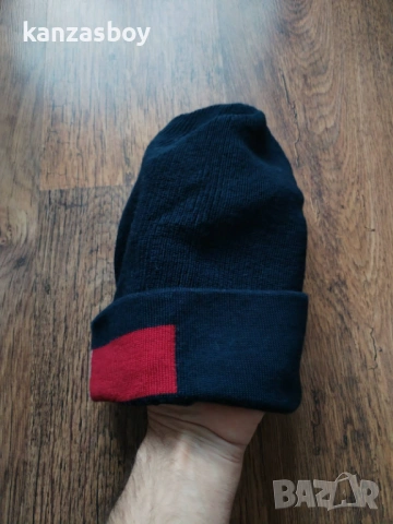 tommy hilfiger lewis hamilton winter hat - страхотна мъжка шапка КАТО НОВА, снимка 6 - Шапки - 53505650