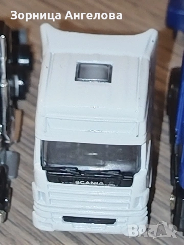Колекционерски камиончета Мерцедес Сканиа, Рено и др. , снимка 9 - Колекции - 53903384