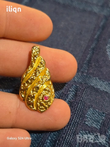 Сребърна висулка с Позлата. 925 проба. 1,87 Грама. Разгледайте и останалите ми обяви. 