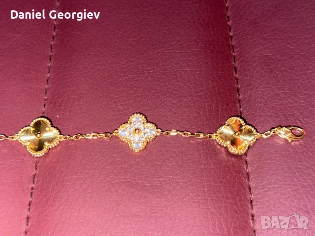 Дамска гривна Van Cleef Vintage Alhambra Bracelet, снимка 4 - Гривни - 53925753