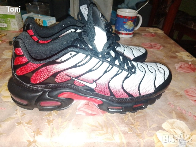 Nike air max plus black red 44 чисто нов 28см us 10 uk 9, снимка 3 - Маратонки - 53646881