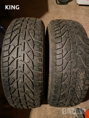Зимни гуми 235/65/17 дот2323г , снимка 2 - Гуми и джанти - 52850011