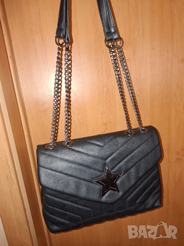 Дамска чанта с дълга дръжка