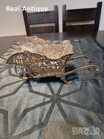 Уникална антикварна Викториянска сребърна стойка поставка за вино , снимка 2 - Антикварни и старинни предмети - 50930225